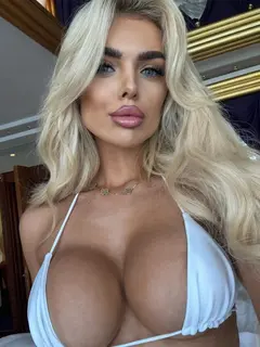 Inna escort à Paris